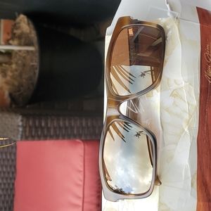 NWOT Maui Jim Sunglasses - Plano